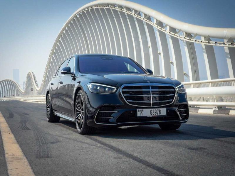 Airport transfers, hourly service, long-distance trips